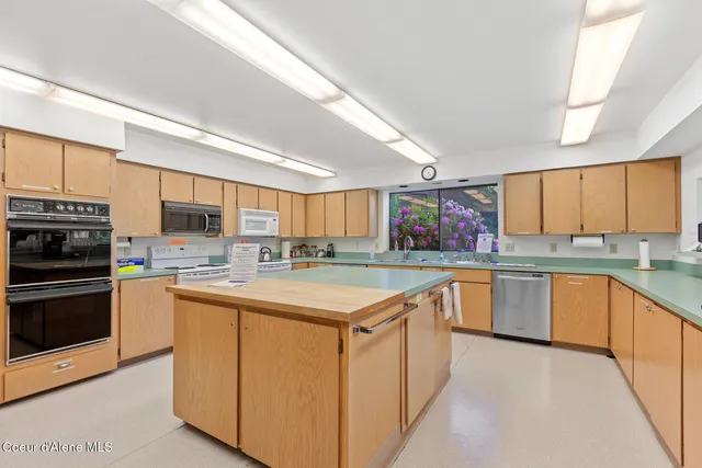 $515,000 | 645 West Woodlawn Drive, Hayden, ID 83835