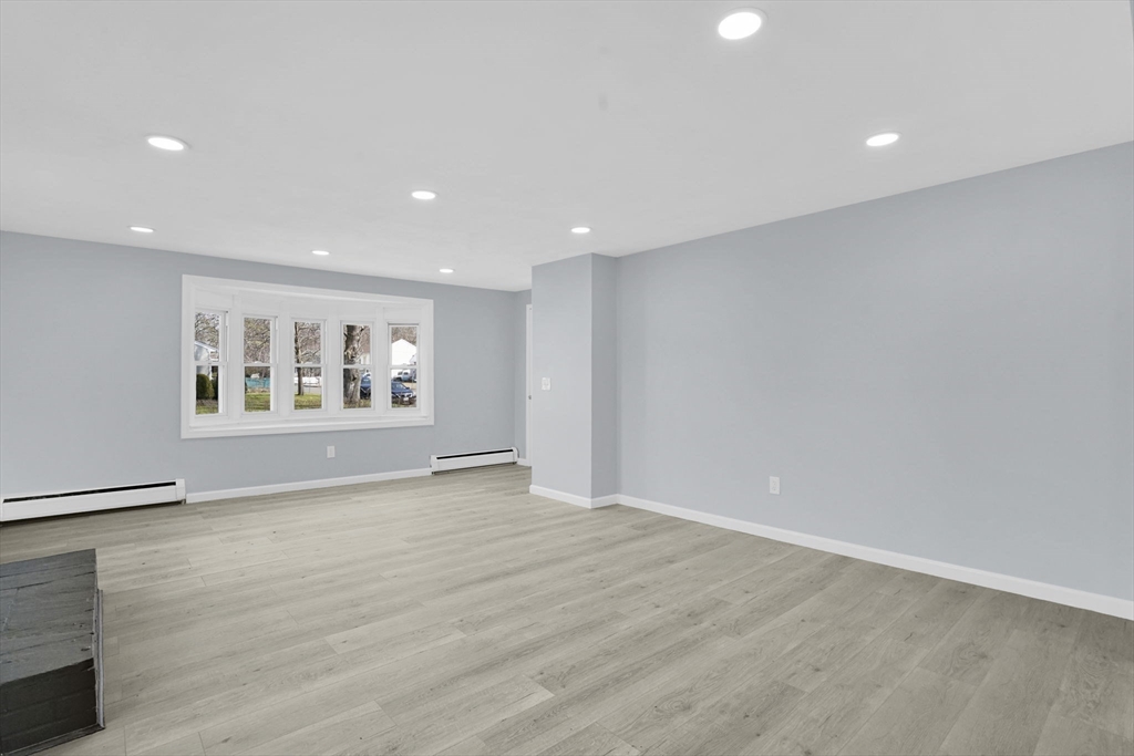 116 Carr Street Springfield, MA 01118 - Photo 12 of 35