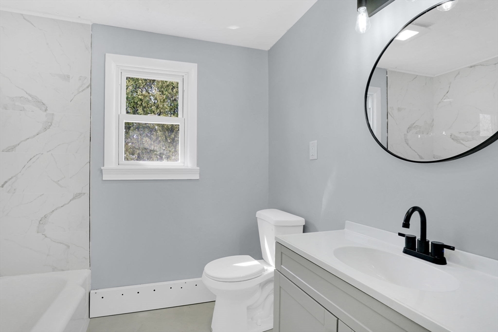 116 Carr Street Springfield, MA 01118 - Photo 13 of 35