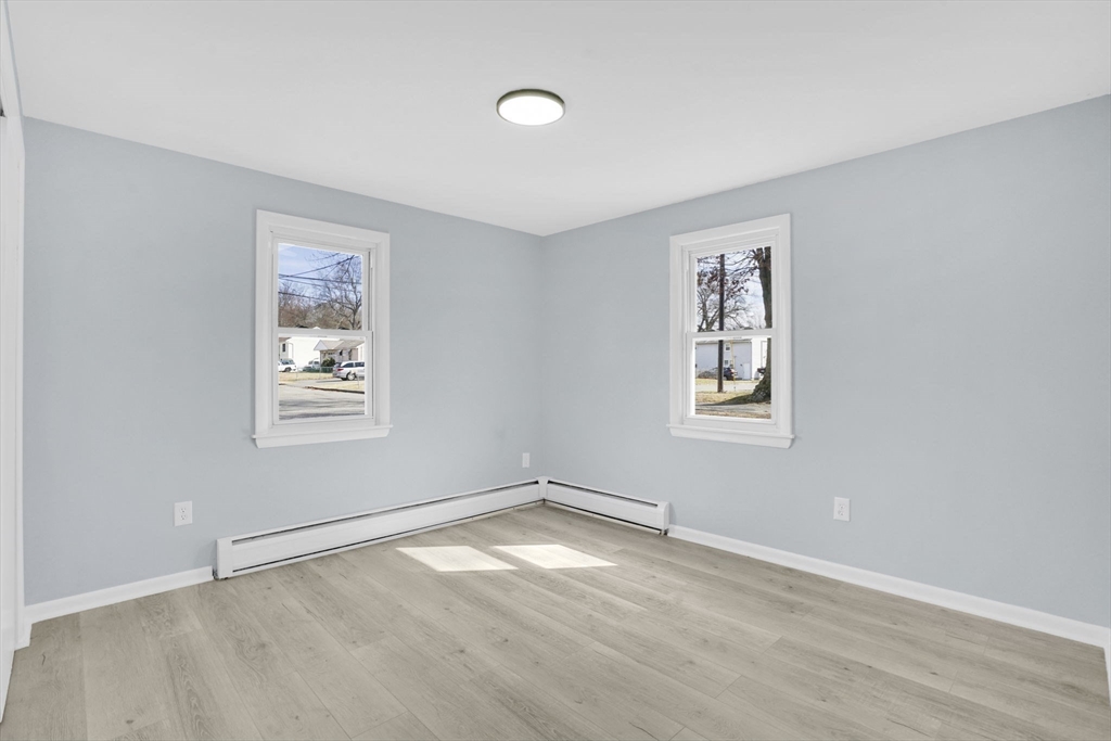 116 Carr Street Springfield, MA 01118 - Photo 16 of 35