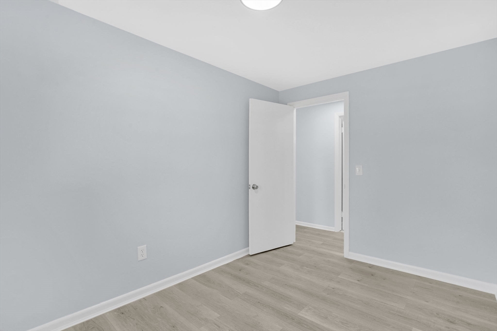 116 Carr Street Springfield, MA 01118 - Photo 18 of 35