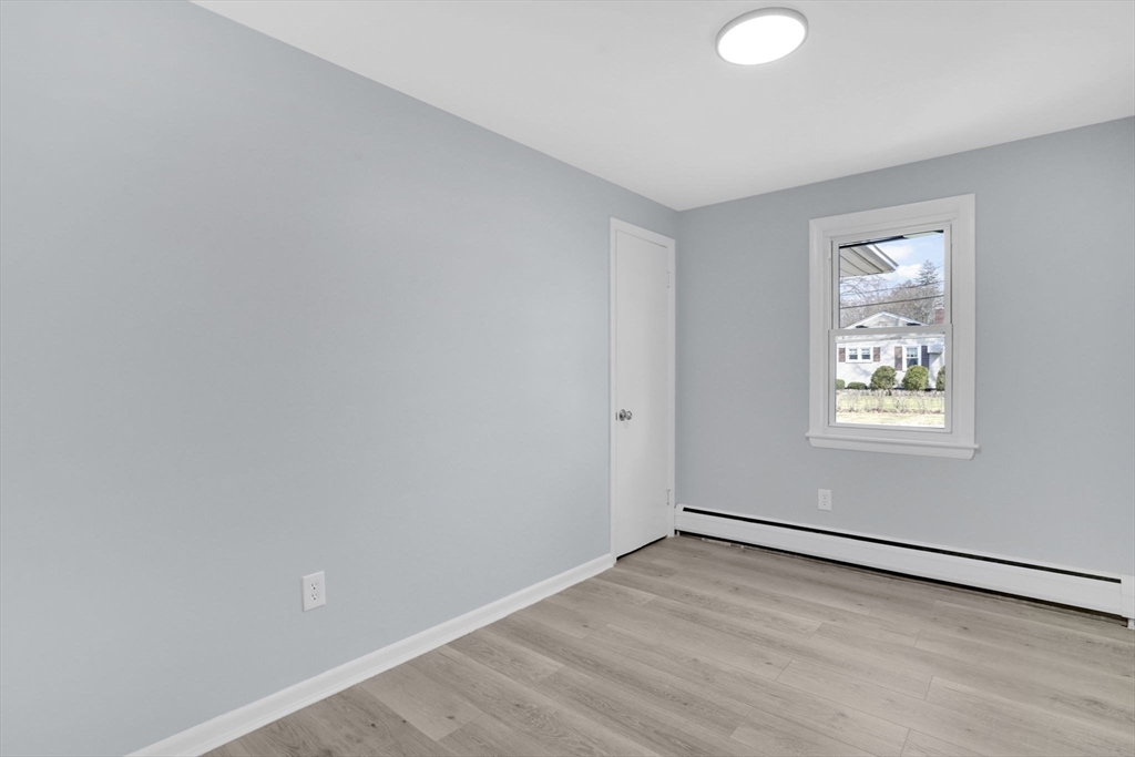 116 Carr Street Springfield, MA 01118 - Photo 19 of 35