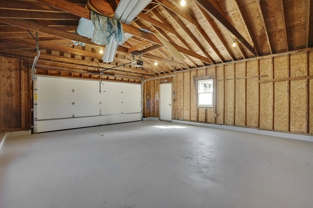 116 Carr Street Springfield, MA 01118 - Photo 24 of 35