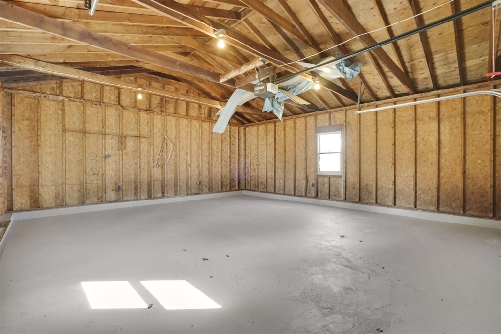 116 Carr Street Springfield, MA 01118 - Photo 25 of 35