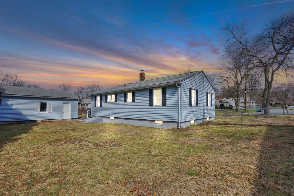 116 Carr Street Springfield, MA 01118 - Photo 27 of 35