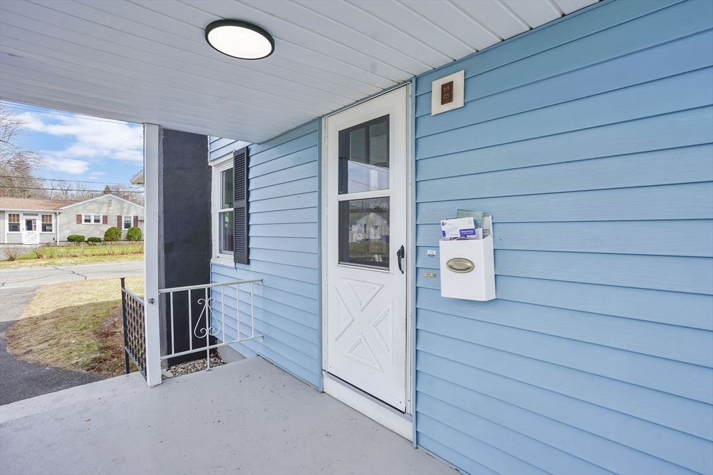 116 Carr Street Springfield, MA 01118 - Photo 3 of 35