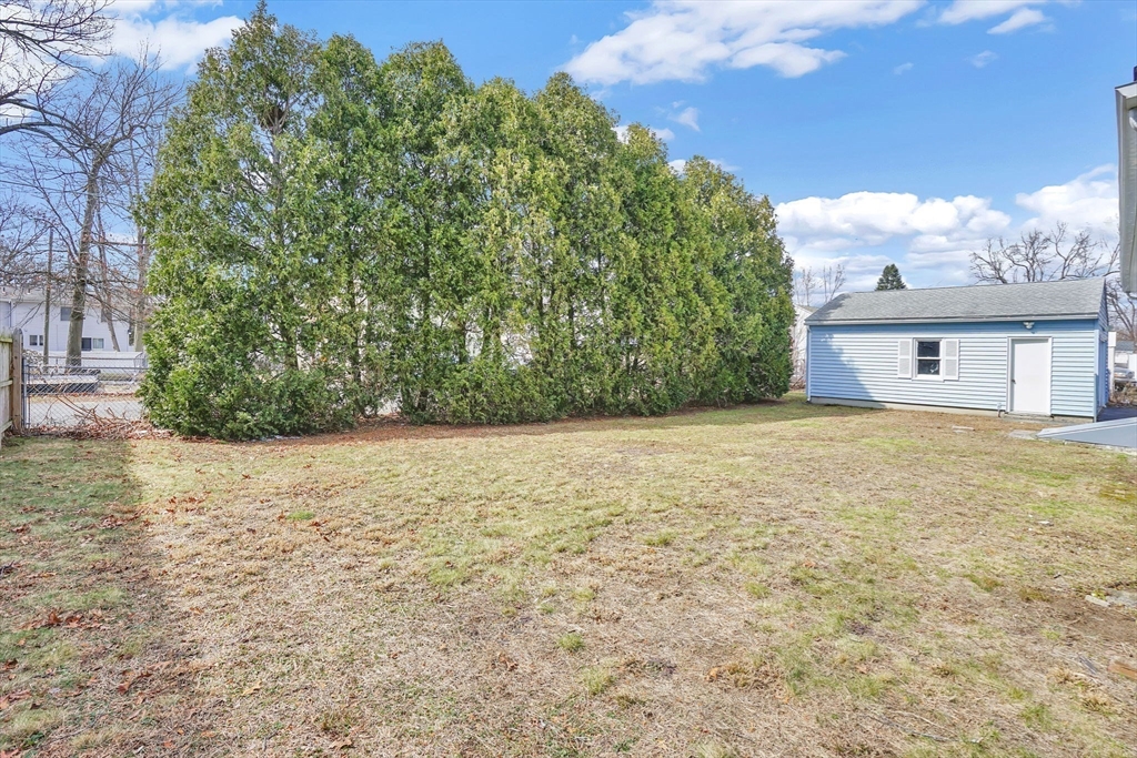 116 Carr Street Springfield, MA 01118 - Photo 32 of 35