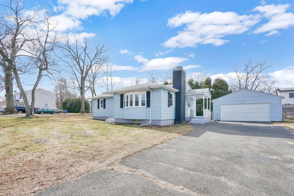 116 Carr Street Springfield, MA 01118 - Photo 34 of 35