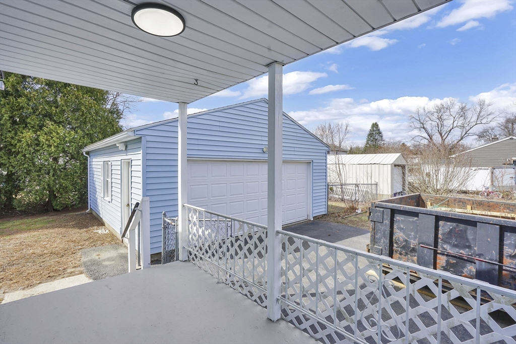 116 Carr Street Springfield, MA 01118 - Photo 4 of 35