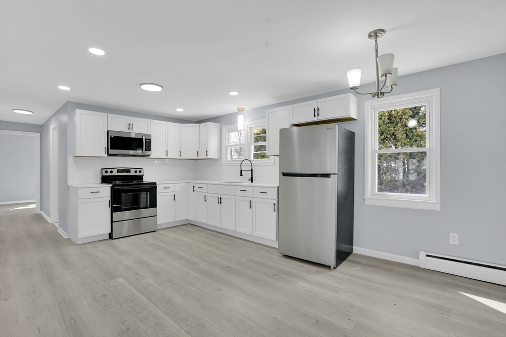 116 Carr Street Springfield, MA 01118 - Photo 5 of 35