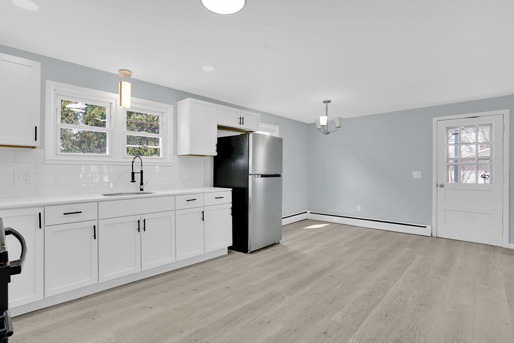 116 Carr Street Springfield, MA 01118 - Photo 6 of 35