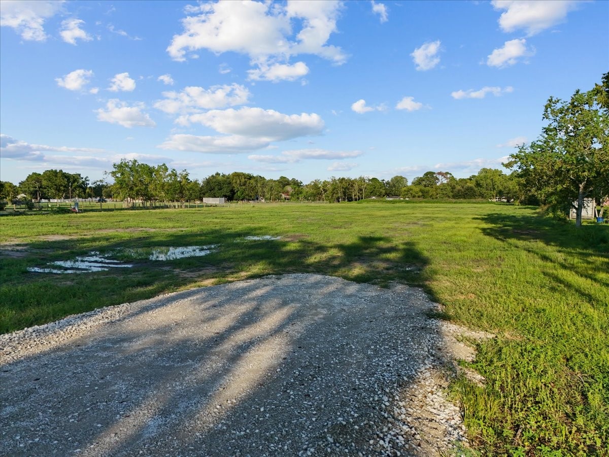 7211 FM 646 Road Santa Fe, TX 77510 - Photo 12 of 12 a view of an ocean and beach