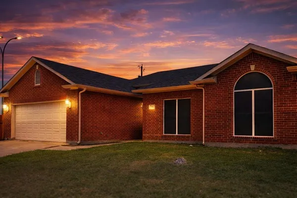 $2,150 | 101 Quail Briar Lane, Arlington, TX 76002