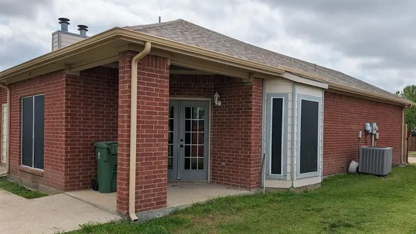 $2,150 | 101 Quail Briar Lane, Arlington, TX 76002