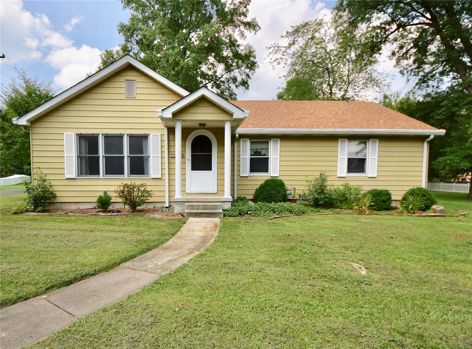 1026 Schwarz Road Edwardsville, IL 62025 - Photo 1 of 34 Gallery Image 1
