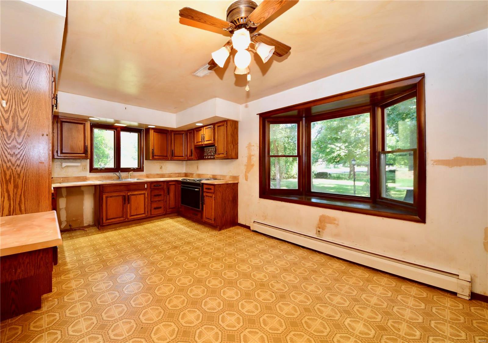 1026 Schwarz Road Edwardsville, IL 62025 - Photo 12 of 34 Gallery Image 12
