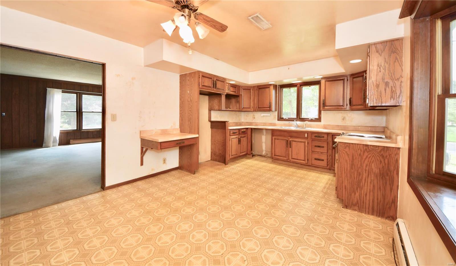 1026 Schwarz Road Edwardsville, IL 62025 - Photo 13 of 34 Gallery Image 13
