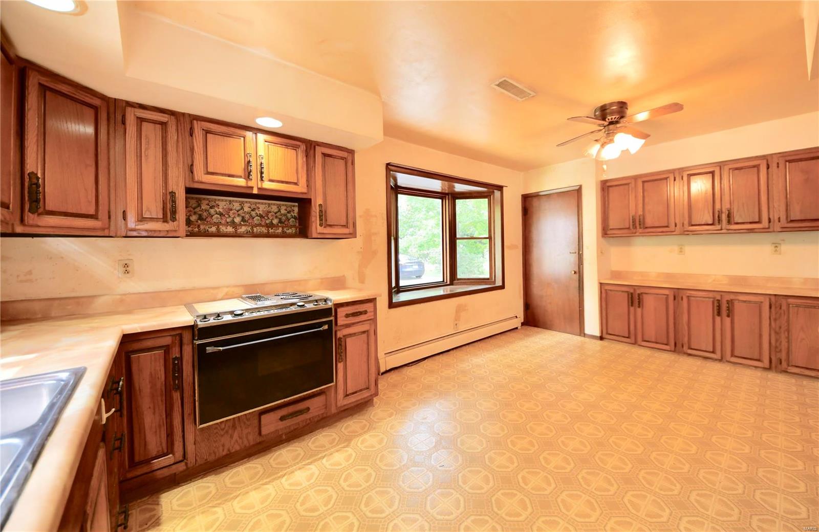 1026 Schwarz Road Edwardsville, IL 62025 - Photo 14 of 34 Gallery Image 14