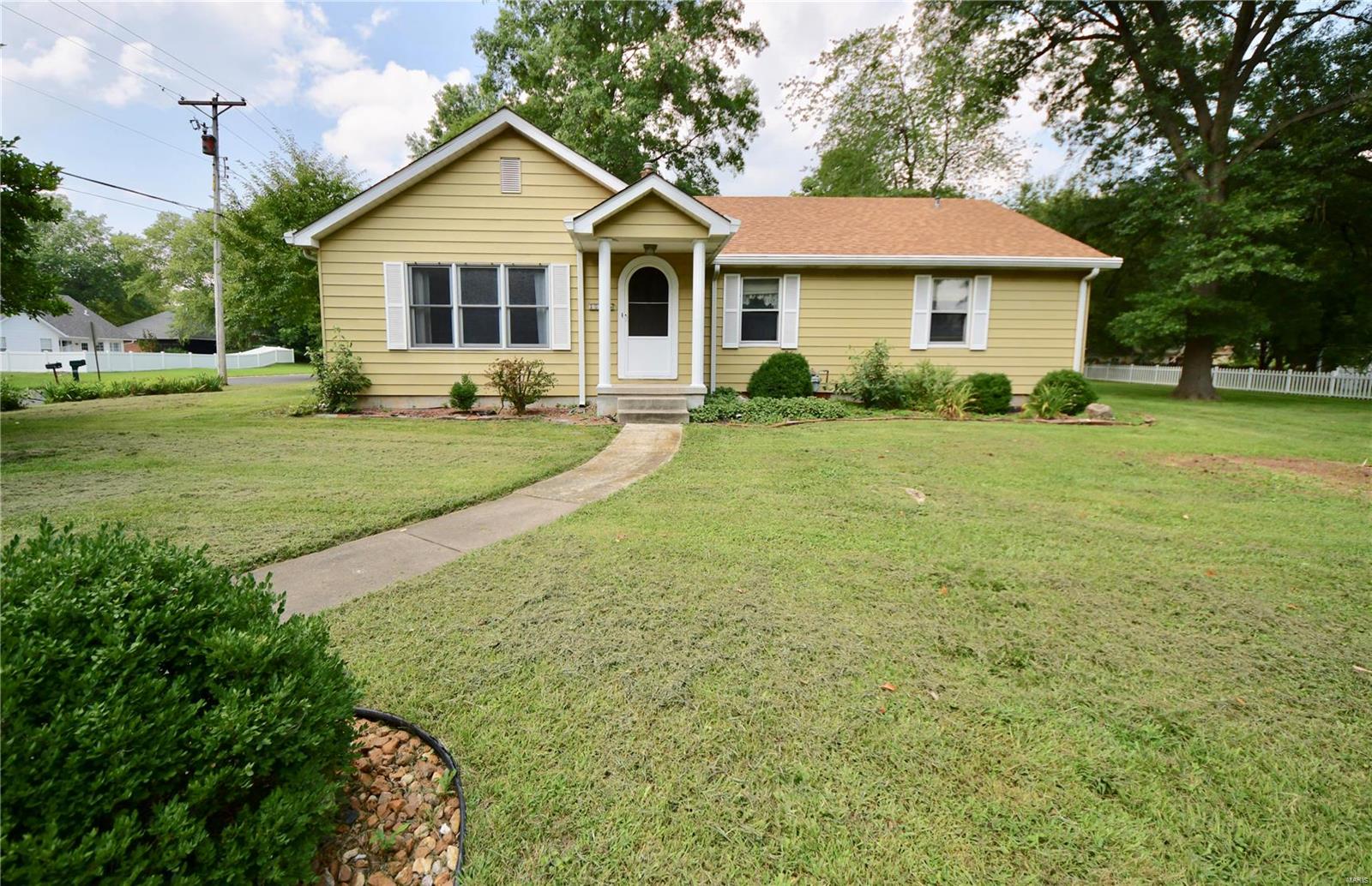 1026 Schwarz Road Edwardsville, IL 62025 - Photo 3 of 34 Gallery Image 3