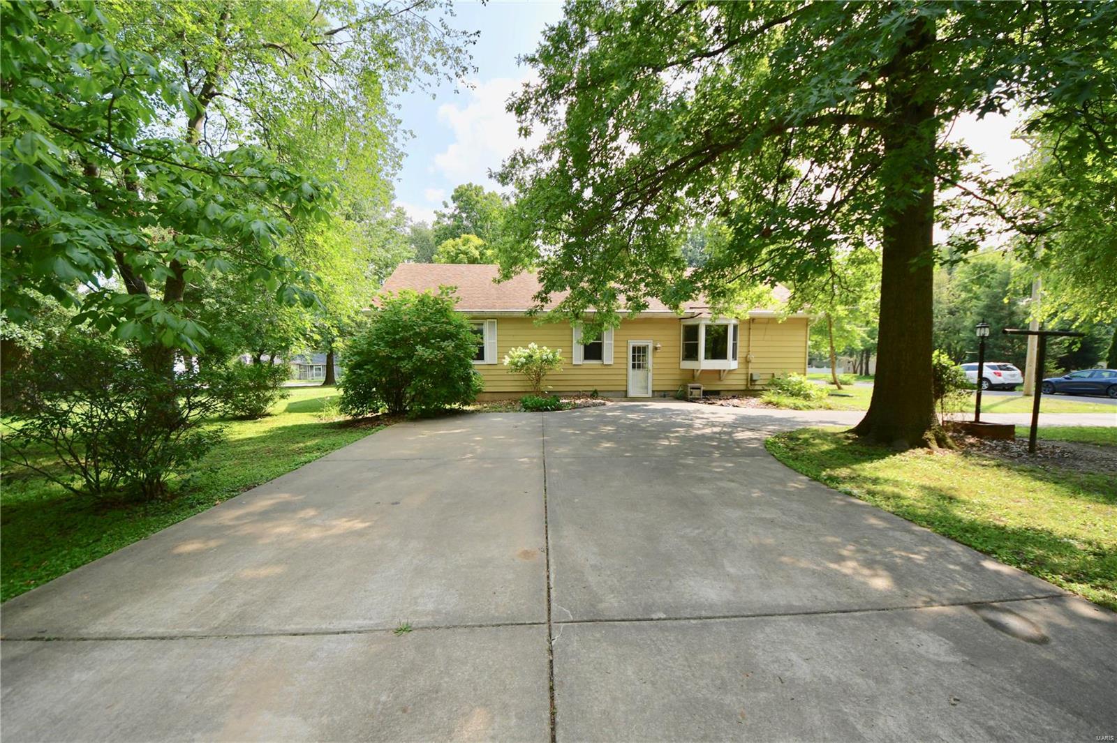 1026 Schwarz Road Edwardsville, IL 62025 - Photo 32 of 34 Gallery Image 32