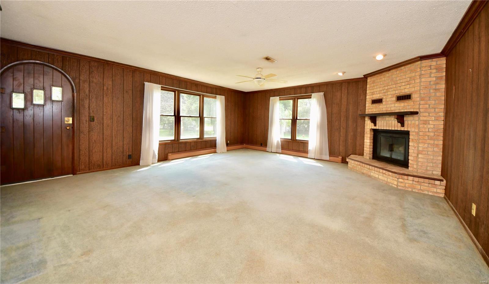 1026 Schwarz Road Edwardsville, IL 62025 - Photo 9 of 34 Gallery Image 9