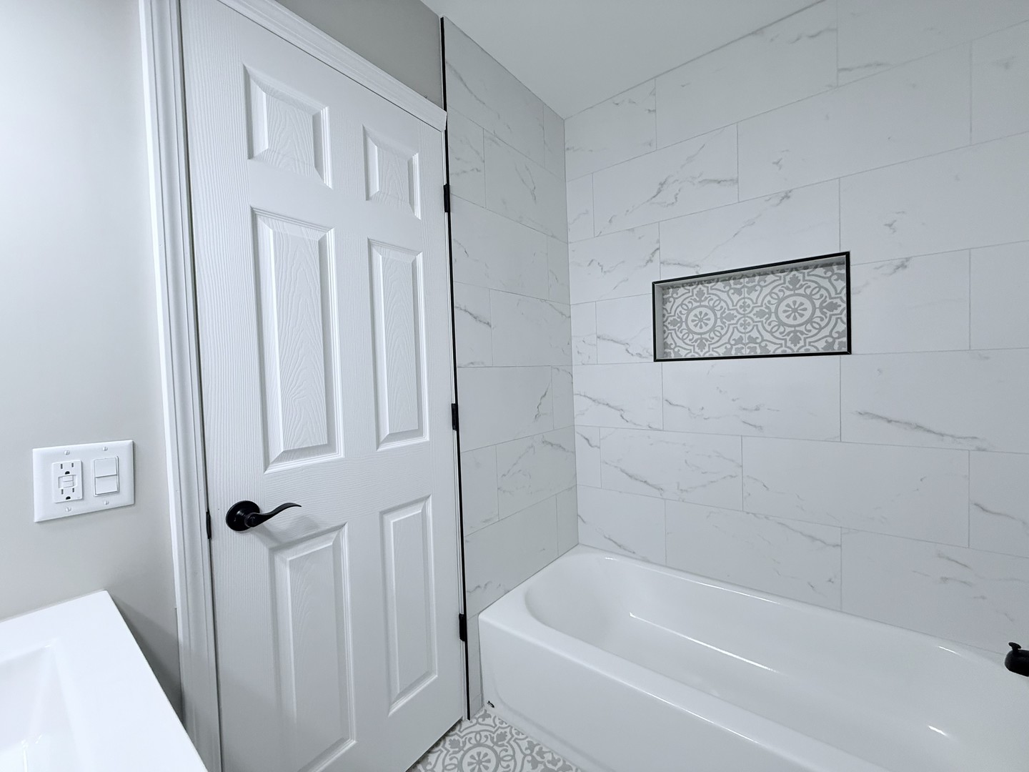 197 Hadleigh Road Bolingbrook, IL 60440 - Photo 18 of 21 Gallery Image 18