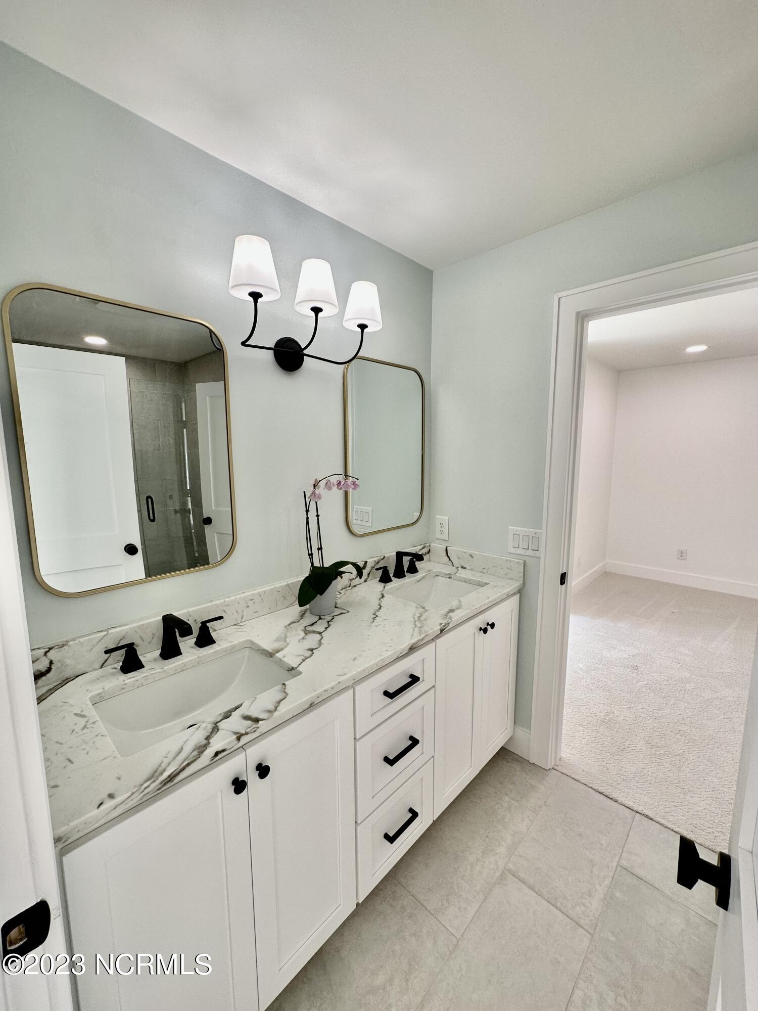 35 Braemar Road Pinehurst, NC 28374 - Photo 21 of 62 Jack n Jill bath