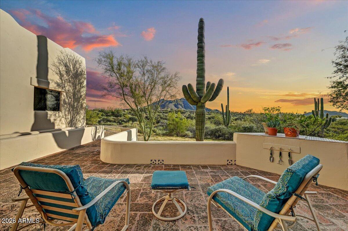 39258 North Ridgeway Drive Cave Creek, AZ 85331 - Photo 50 of 51 a view of table and chair