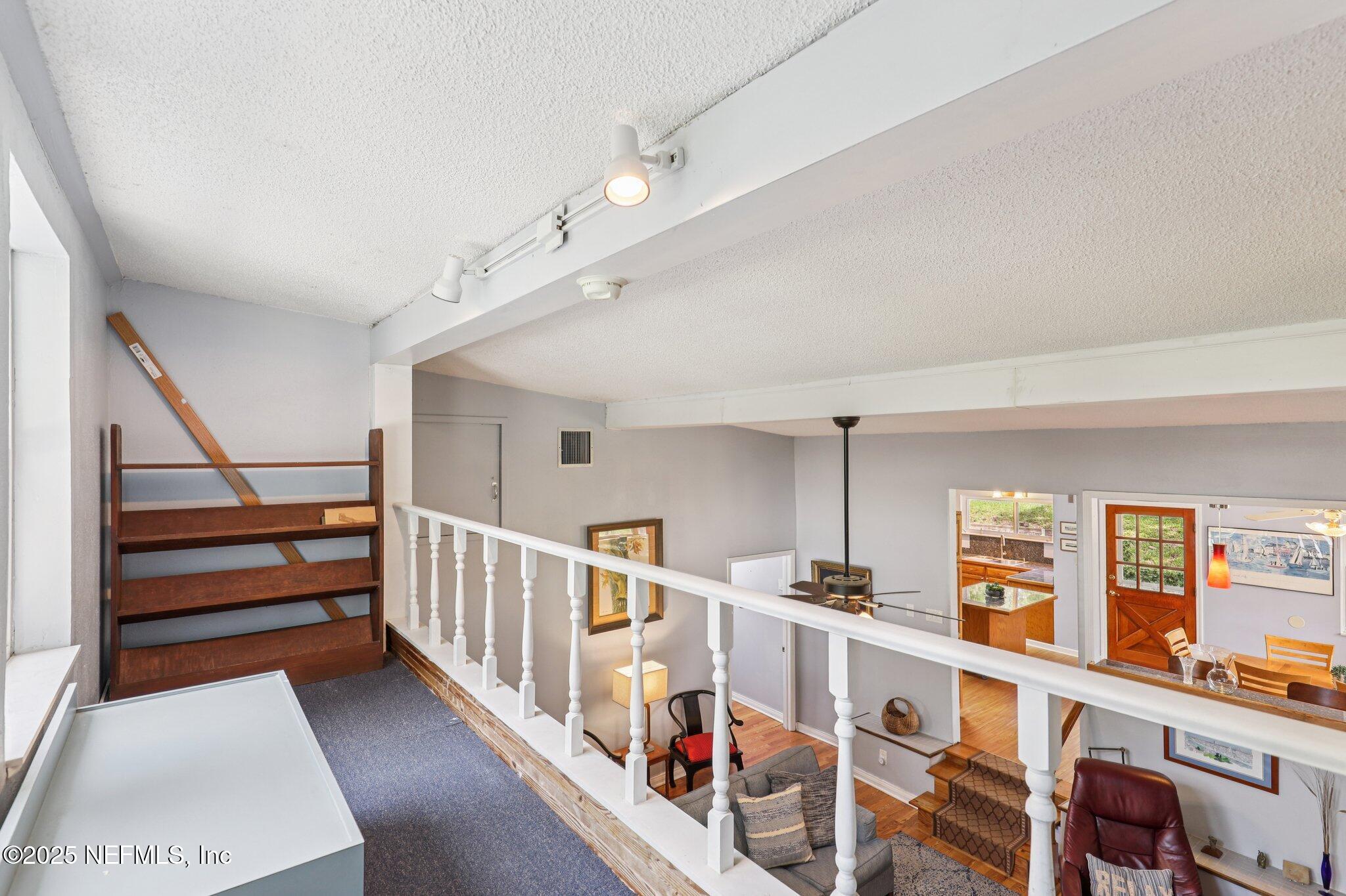 6470 Brooklyn Bay Road Keystone Heights, FL 32656 - Photo 18 of 56 a view of entryway and hall