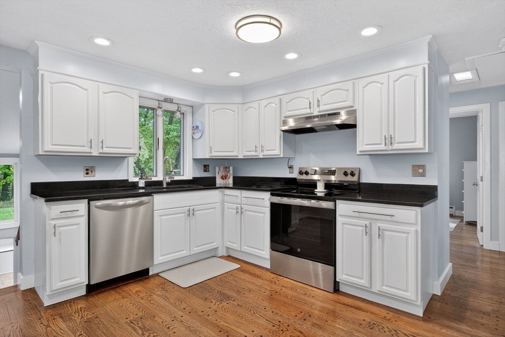 31 Mountview Drive Clinton, MA 01510 - Photo 6 of 28