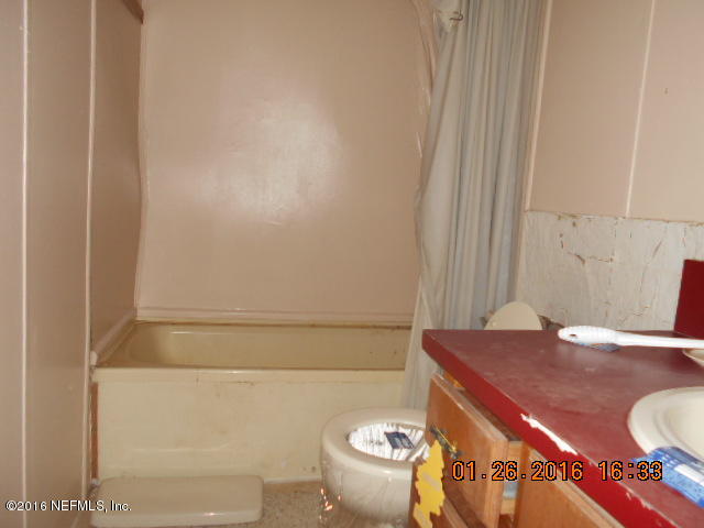 7096 Pitts Road Jacksonville, FL 32219 - Photo 8 of 12 Bath
