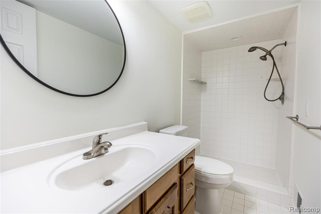 2000 East Gunn Road Rochester, MI 48306 - Photo 35 of 40 Gallery Image 35