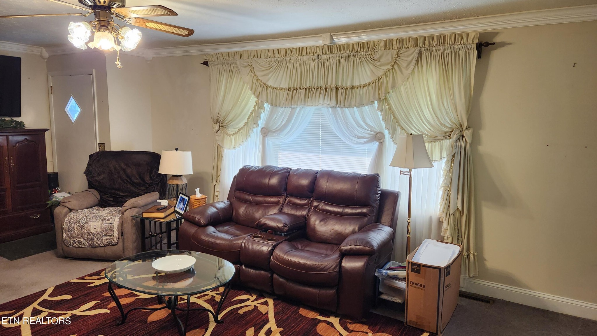 14915 Steekee Road Loudon, TN 37774 - Photo 20 of 37 a living room with furniture and a chandelier