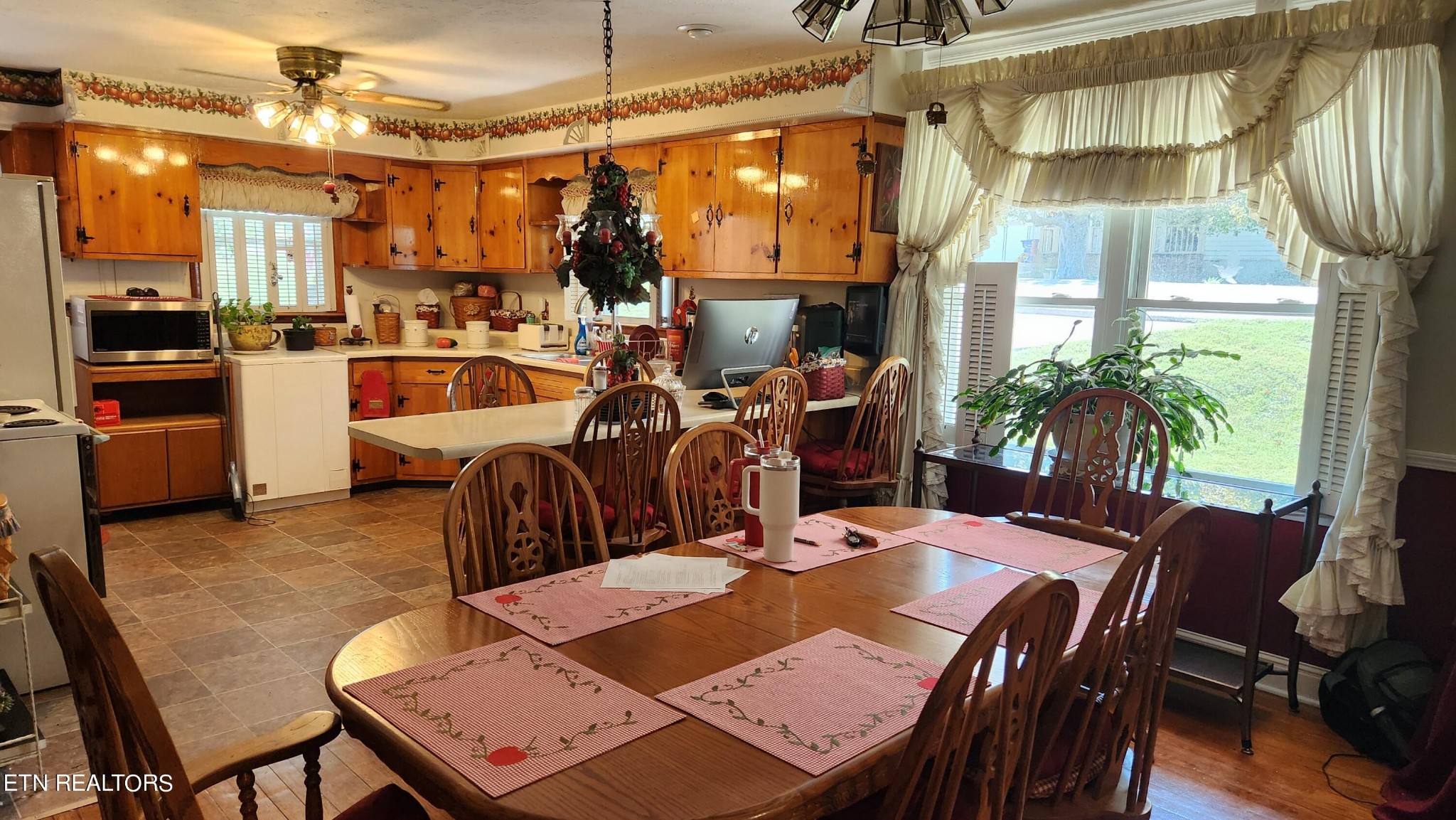 14915 Steekee Road Loudon, TN 37774 - Photo 25 of 37 a view of a dining room with furniture window and outside view
