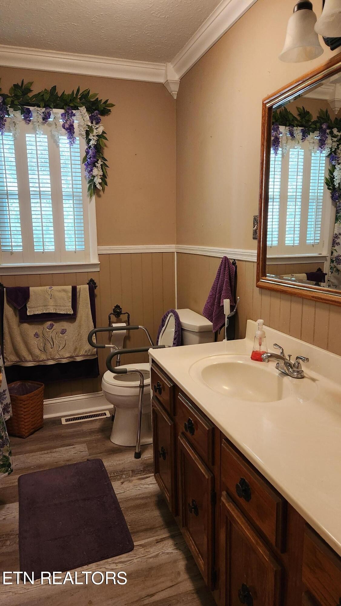 14915 Steekee Road Loudon, TN 37774 - Photo 28 of 37 a bathroom with a sink and a mirror