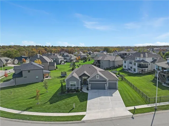 $749,900 | 1433 Woodland Road, Greenwood, MO 64034