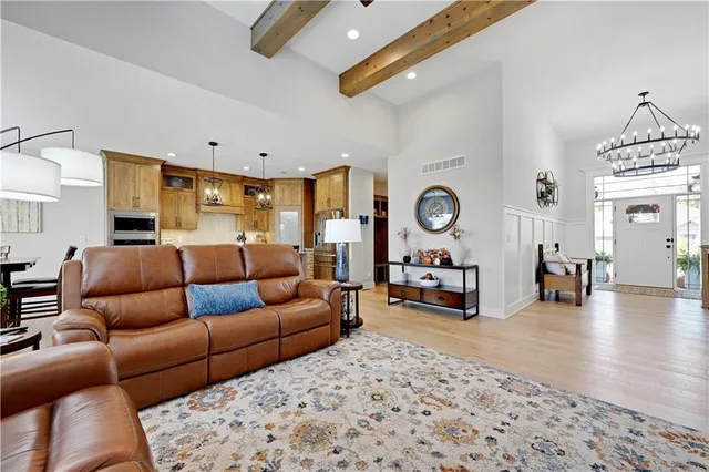 $749,900 | 1433 Woodland Road, Greenwood, MO 64034