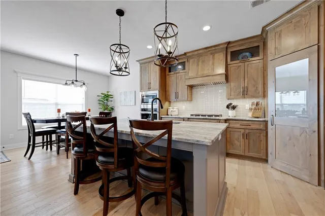 $749,900 | 1433 Woodland Road, Greenwood, MO 64034