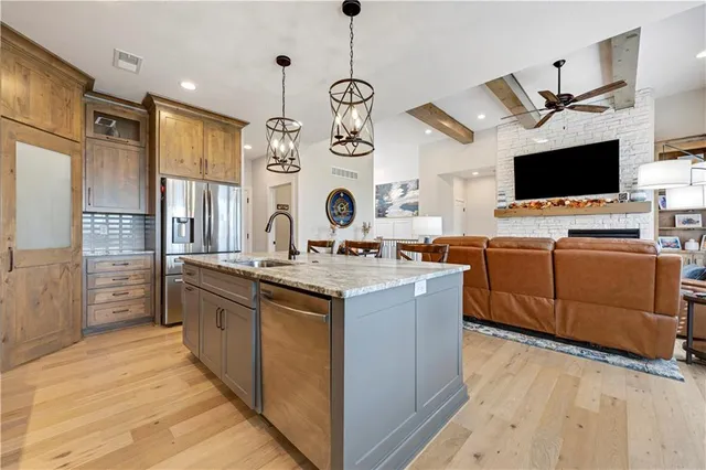 $749,900 | 1433 Woodland Road, Greenwood, MO 64034