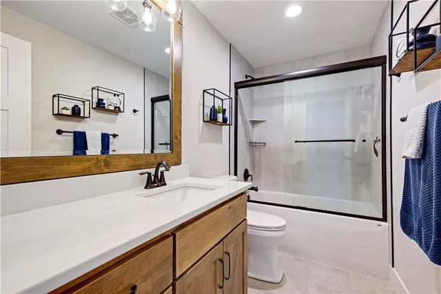 $749,900 | 1433 Woodland Road, Greenwood, MO 64034