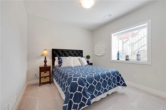 $749,900 | 1433 Woodland Road, Greenwood, MO 64034