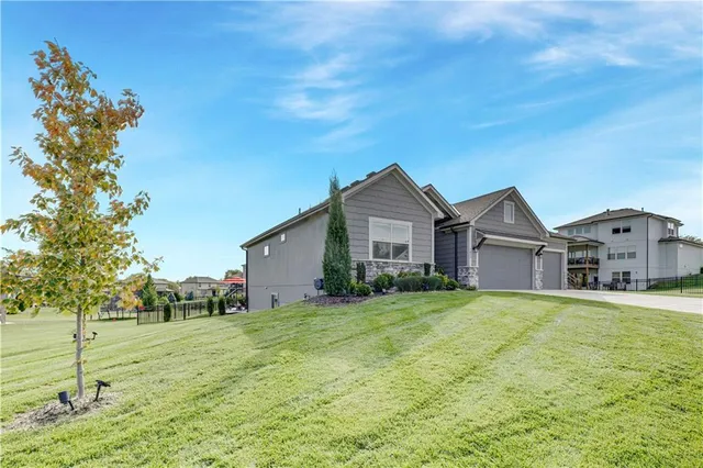 $749,900 | 1433 Woodland Road, Greenwood, MO 64034