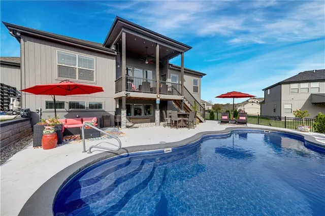 $749,900 | 1433 Woodland Road, Greenwood, MO 64034