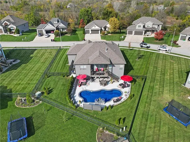 $749,900 | 1433 Woodland Road, Greenwood, MO 64034