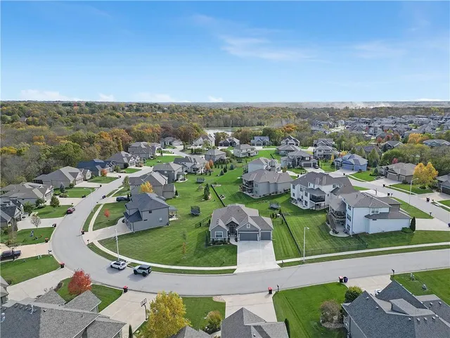 $749,900 | 1433 Woodland Road, Greenwood, MO 64034