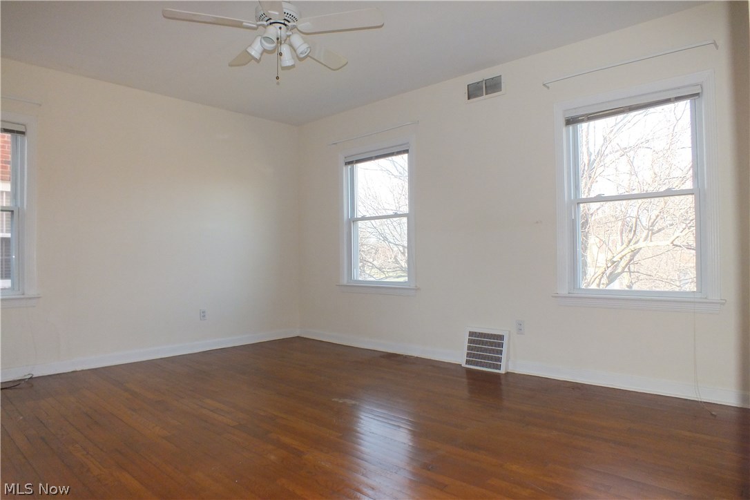 3844 Bethany Road Cleveland, OH 44118 - Photo 23 of 35 The large and light-filled main bedroom with hardwood floor