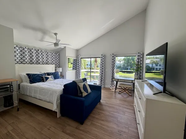 $1,900 | 11863 Wimbledon Circle, Unit 536, Wellington, FL 33414