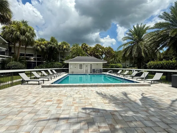 $1,900 | 11863 Wimbledon Circle, Unit 536, Wellington, FL 33414
