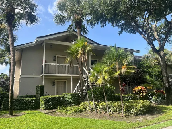 $1,900 | 11863 Wimbledon Circle, Unit 536, Wellington, FL 33414