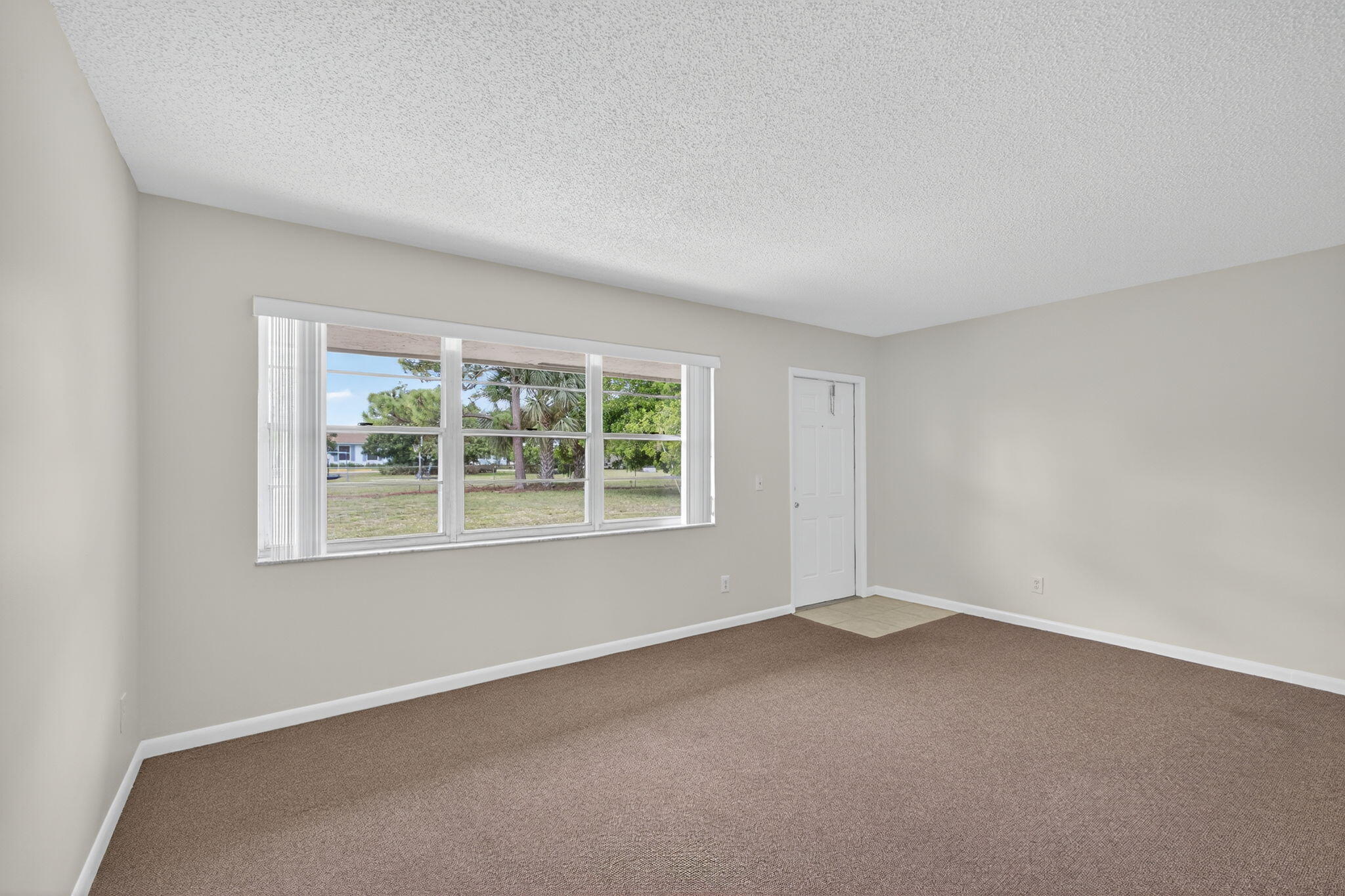 8585 Southeast Church Street, Unit 2 Hobe Sound, FL 33455 - Photo 13 of 28 13-web-or-mls-5D1A0694